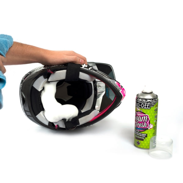 HELM CLEANER FOAM 400ML