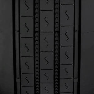 ST235/80R16 RADIAL TIRE CARLISLE