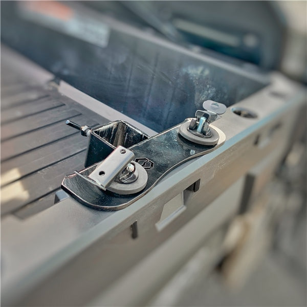 HITCH RECEIVER MAT BK POL ITEK